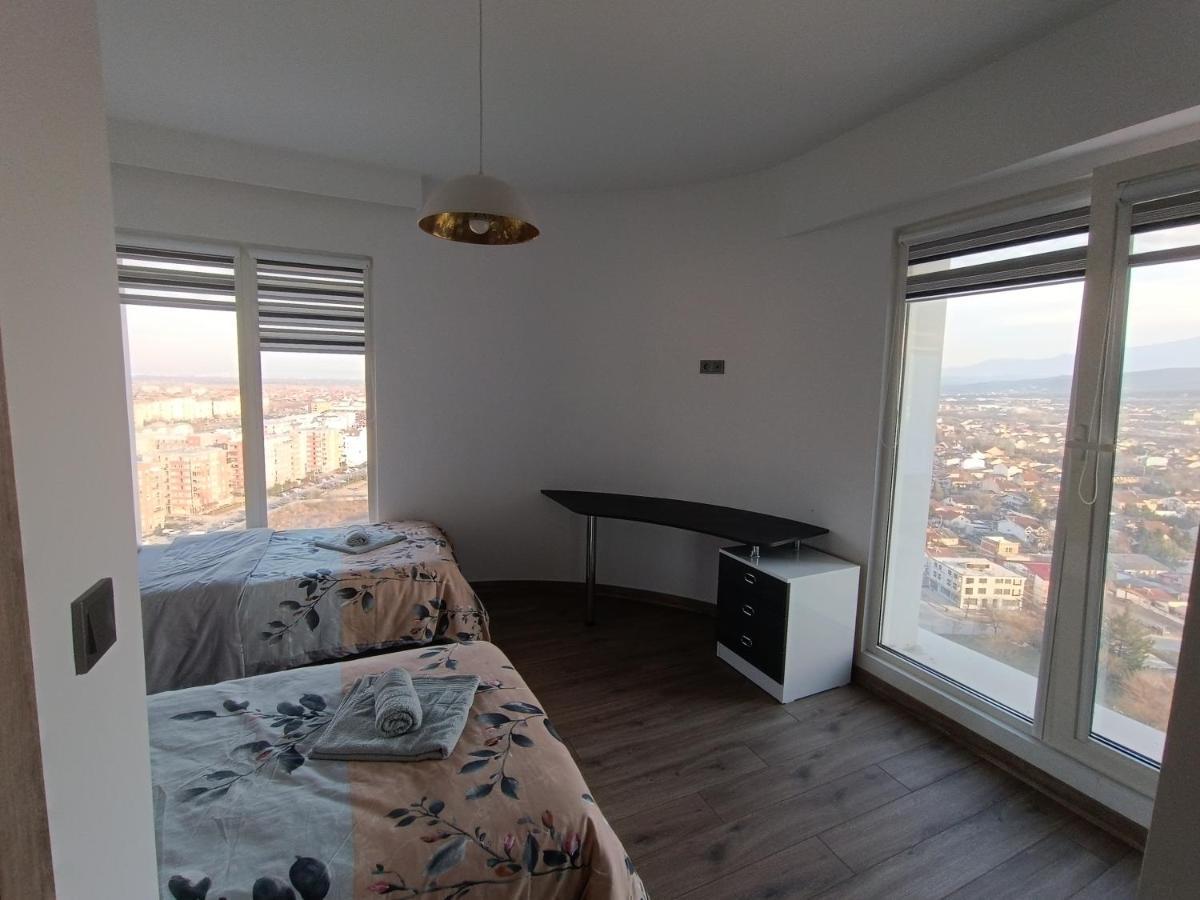 18Th & 16H Floor Secure Luxury Condos With Pool & Fitness Included In Price Skopje Exteriör bild