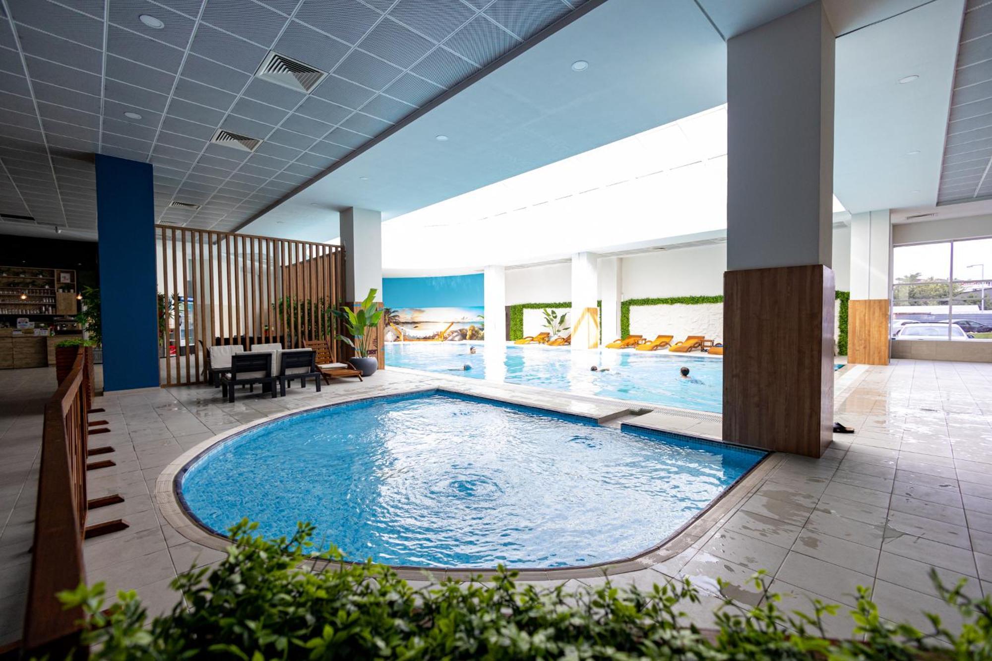 18Th & 16H Floor Secure Luxury Condos With Pool & Fitness Included In Price Skopje Exteriör bild