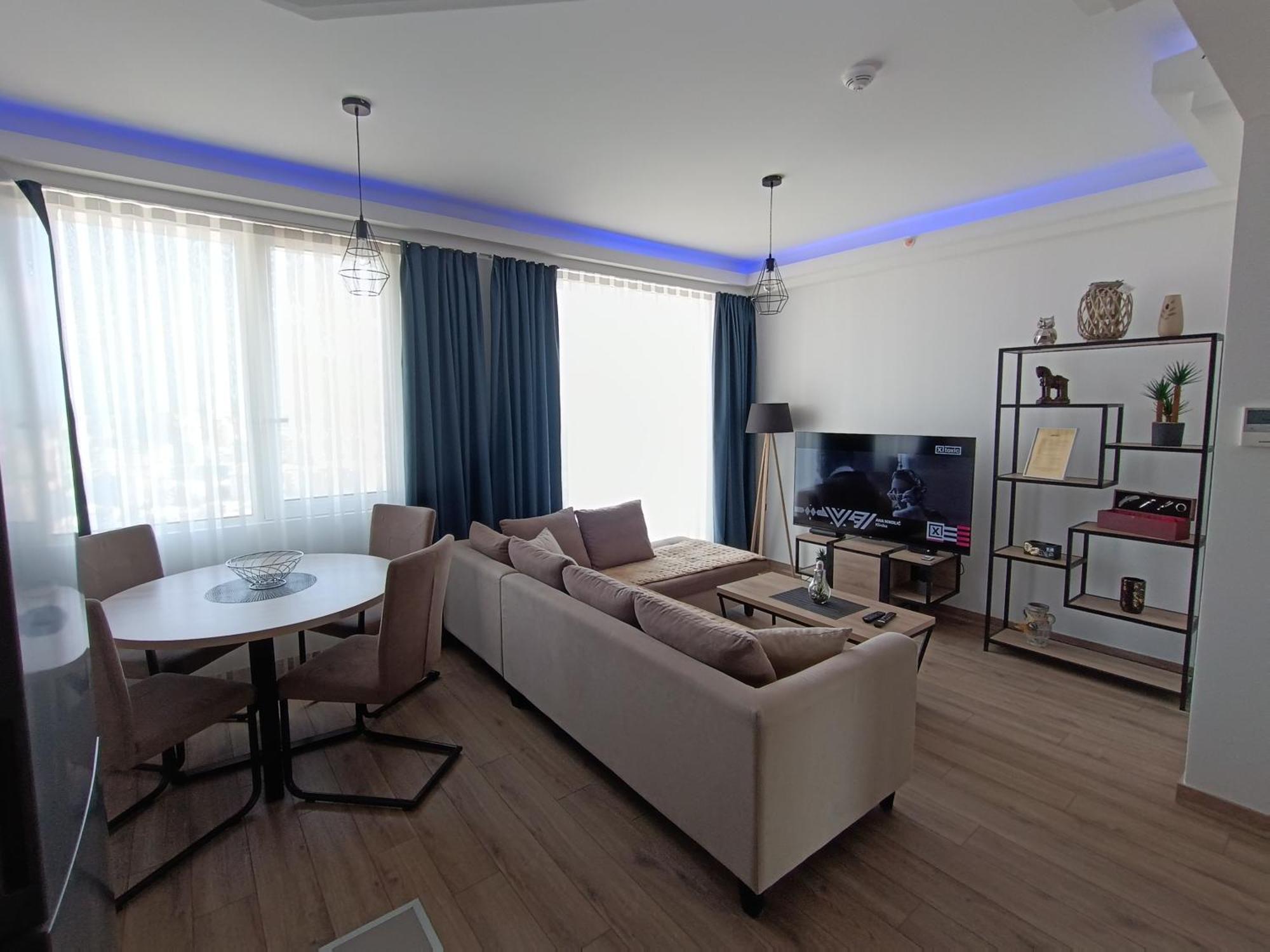18Th & 16H Floor Secure Luxury Condos With Pool & Fitness Included In Price Skopje Exteriör bild