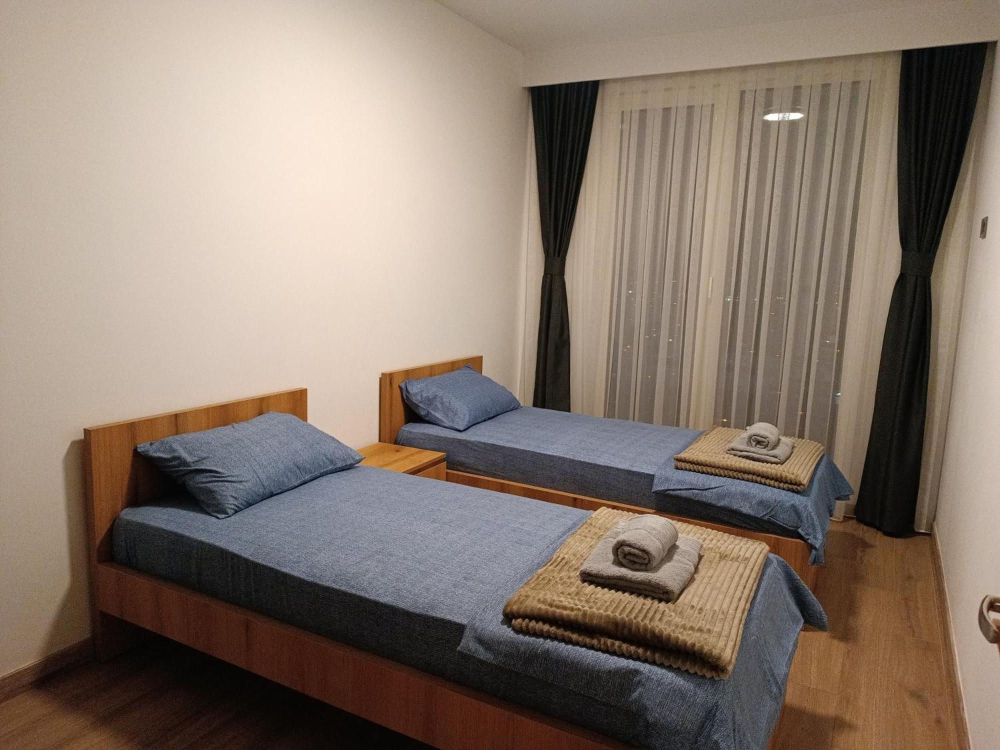 18Th & 16H Floor Secure Luxury Condos With Pool & Fitness Included In Price Skopje Exteriör bild
