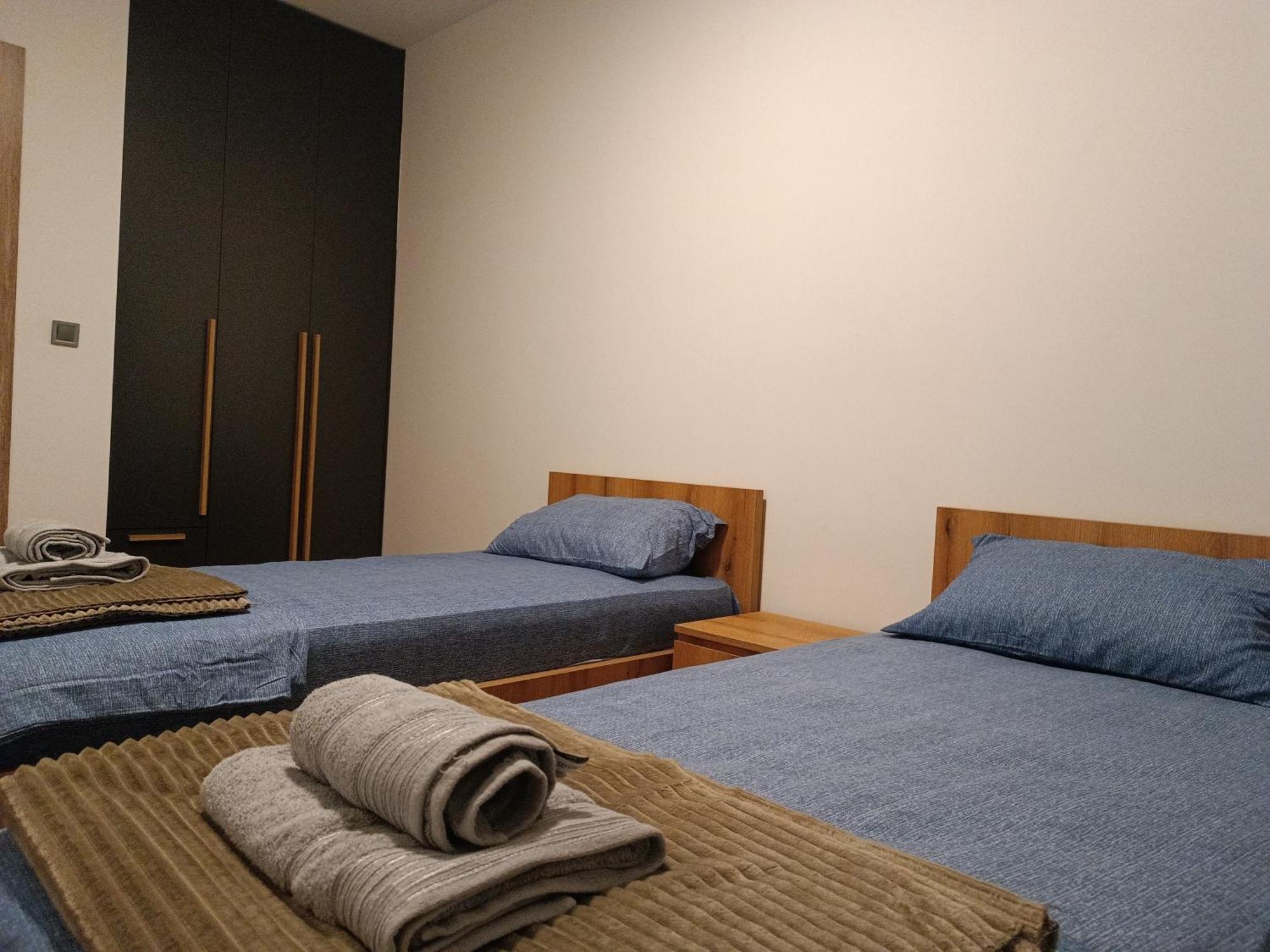 18Th & 16H Floor Secure Luxury Condos With Pool & Fitness Included In Price Skopje Exteriör bild