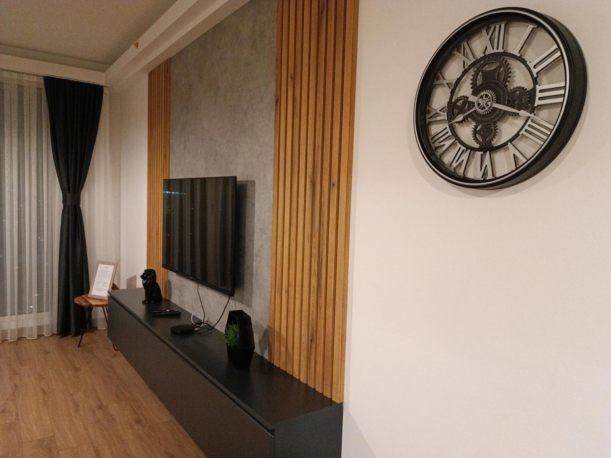 18Th & 16H Floor Secure Luxury Condos With Pool & Fitness Included In Price Skopje Exteriör bild