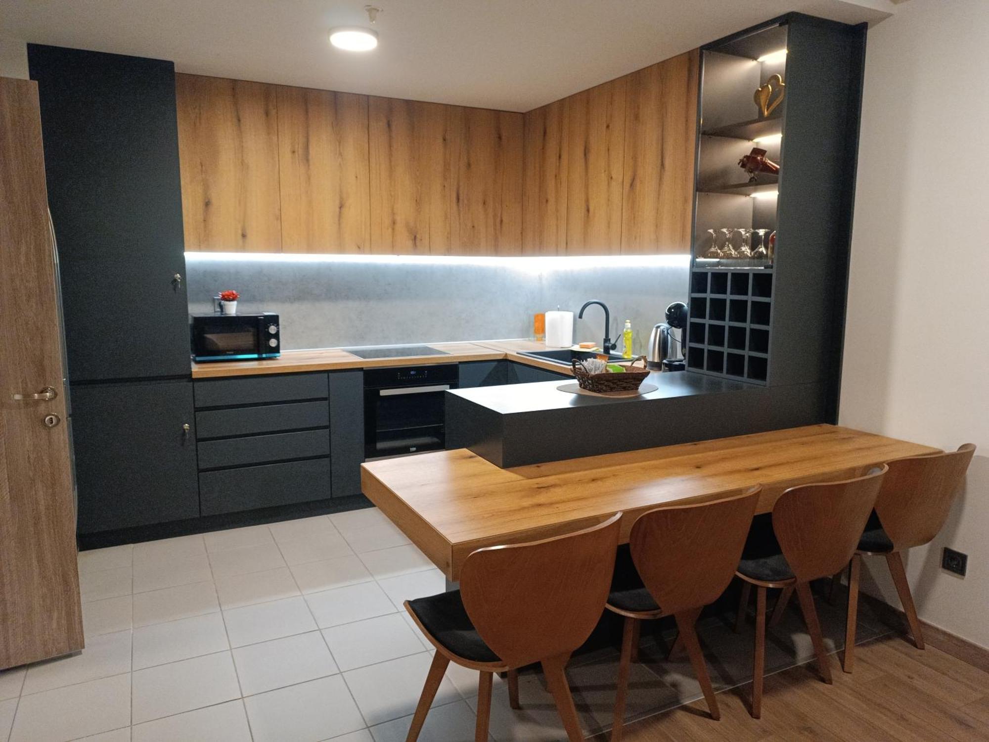 18Th & 16H Floor Secure Luxury Condos With Pool & Fitness Included In Price Skopje Exteriör bild
