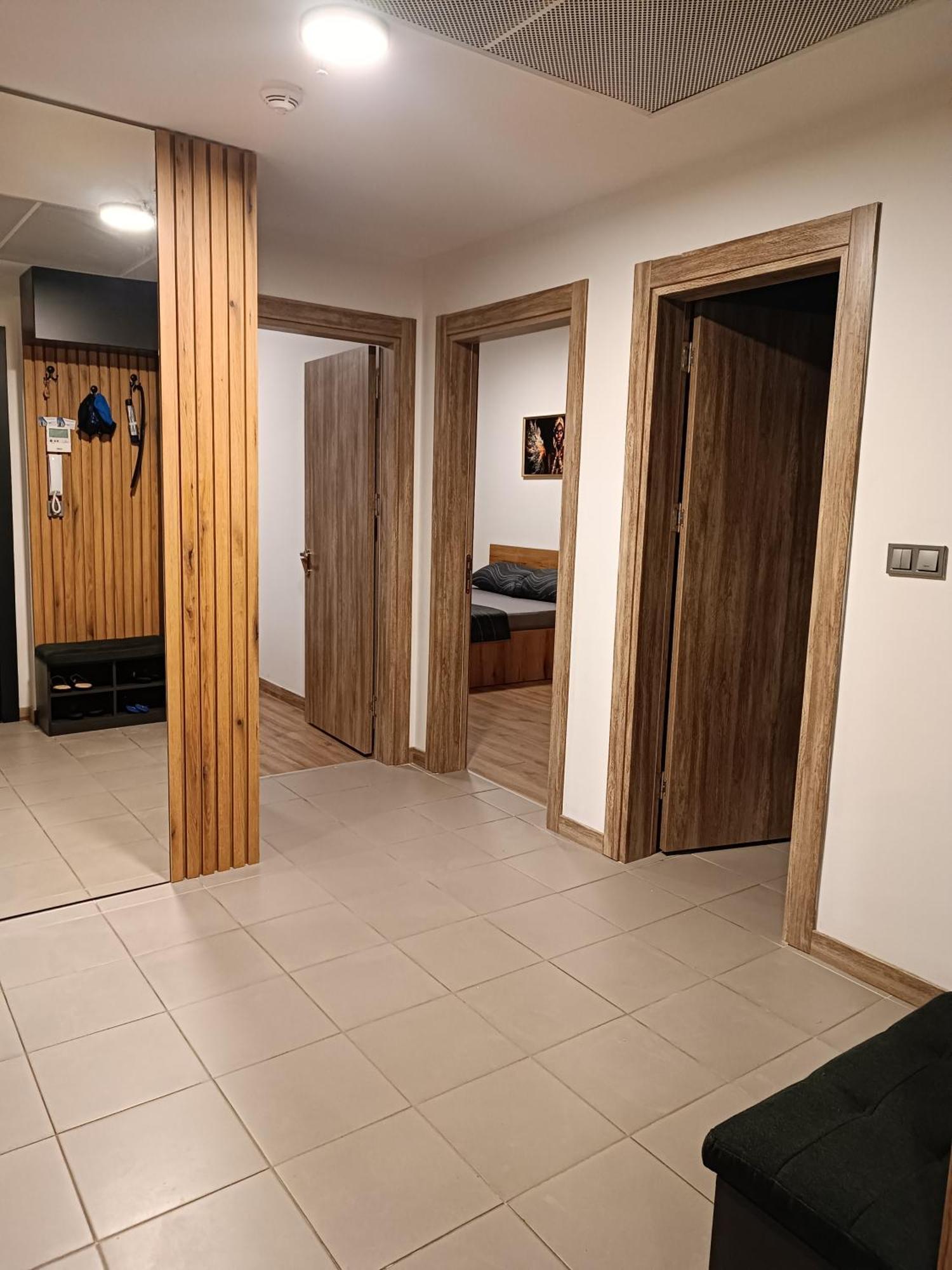 18Th & 16H Floor Secure Luxury Condos With Pool & Fitness Included In Price Skopje Exteriör bild
