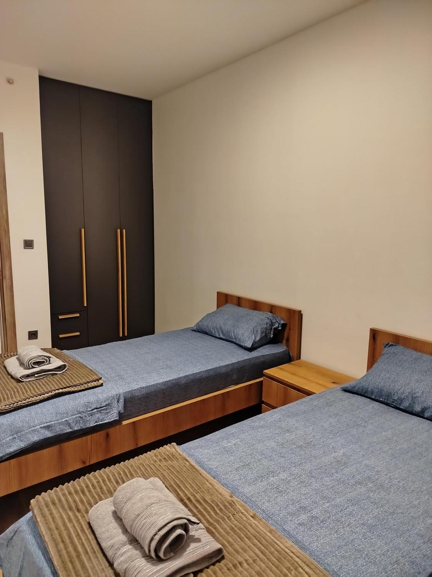 18Th & 16H Floor Secure Luxury Condos With Pool & Fitness Included In Price Skopje Exteriör bild