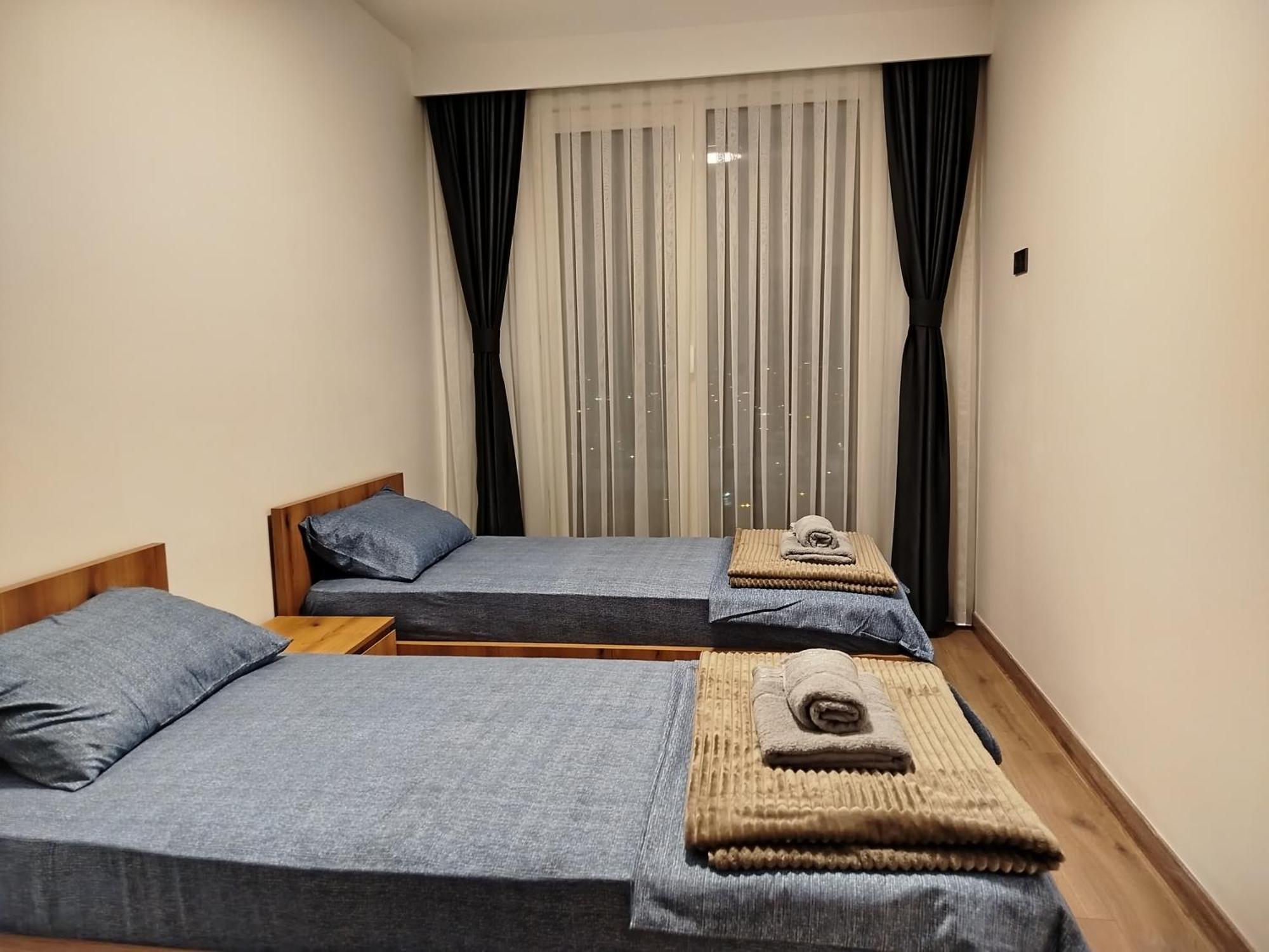 18Th & 16H Floor Secure Luxury Condos With Pool & Fitness Included In Price Skopje Exteriör bild