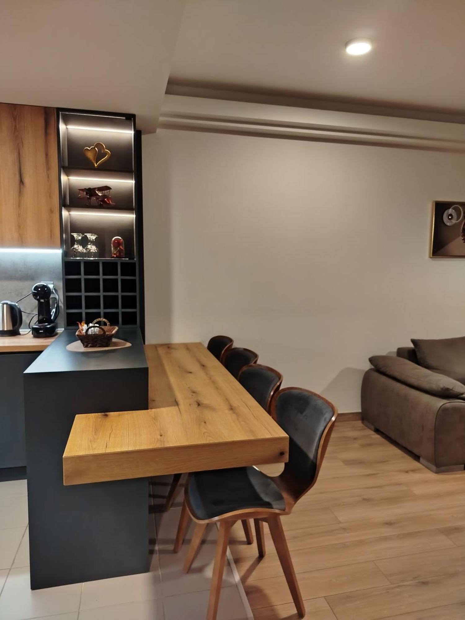 18Th & 16H Floor Secure Luxury Condos With Pool & Fitness Included In Price Skopje Exteriör bild