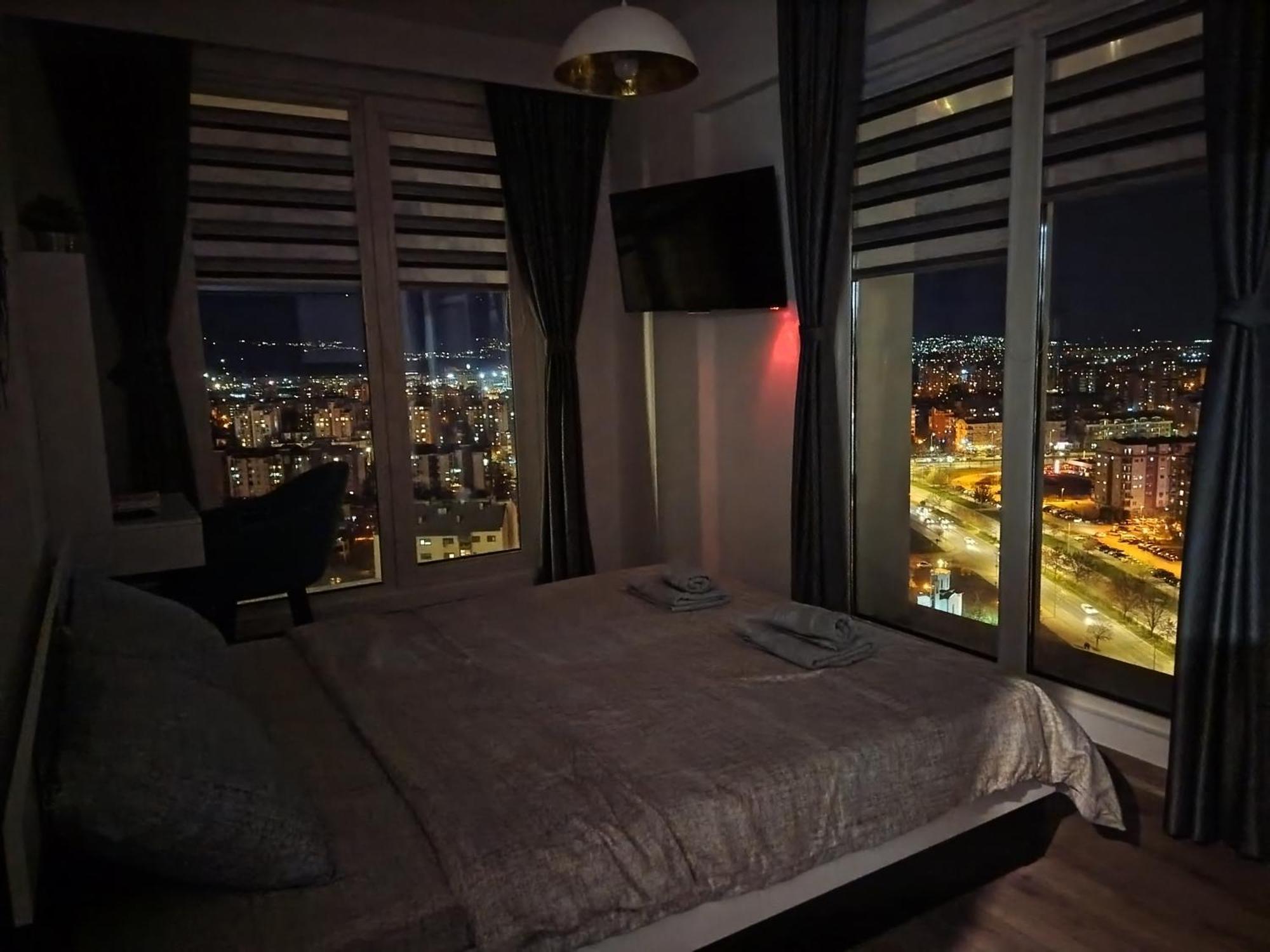 18Th & 16H Floor Secure Luxury Condos With Pool & Fitness Included In Price Skopje Exteriör bild